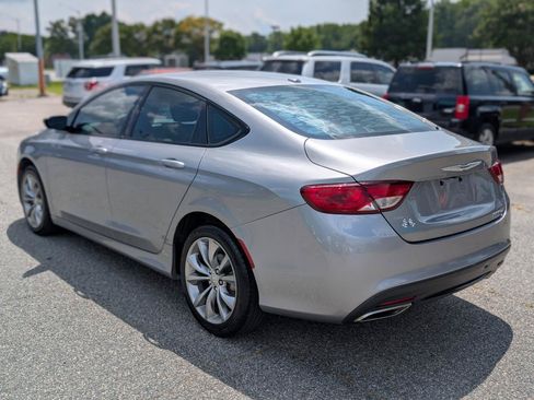 Used 2015 Chrysler 200 S w/ Comfort Group FWD image 4