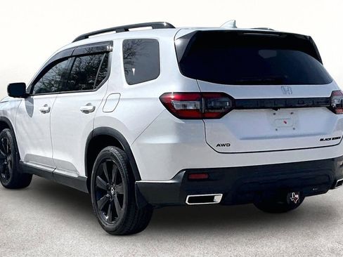 Used 2025 Honda Pilot Black Edition image 2