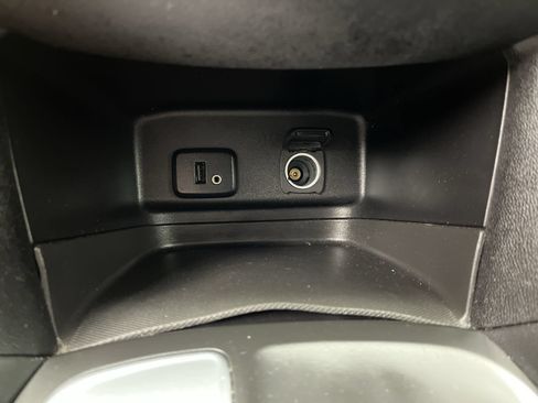 Used 2018 Chevrolet Equinox LT FWD image 21