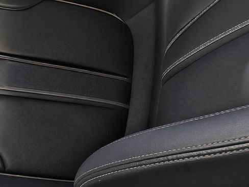 Used 2019 BMW 540i w/ Premium Package RWD image 18