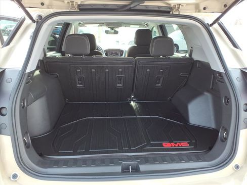 Used 2023 GMC Terrain SLE w/ Elevation Edition image 12