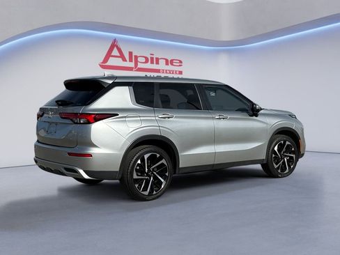 Used 2024 Mitsubishi Outlander SE image 5