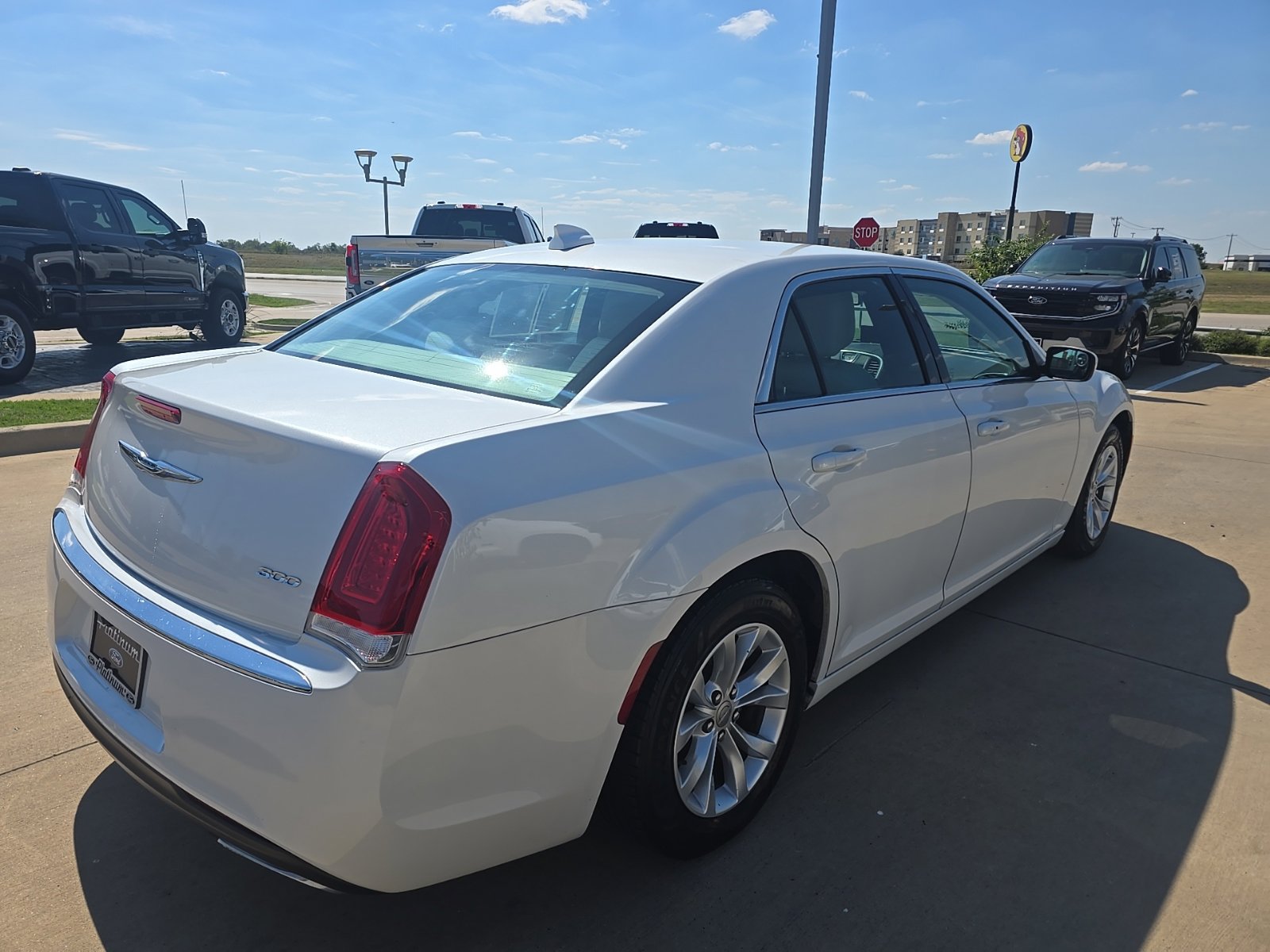 Used 2015 Chrysler 300 Limited RWD image 6