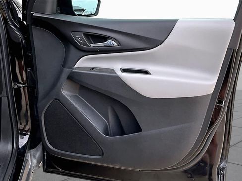 Used 2023 Chevrolet Equinox LS w/ LS Convenience Package FWD image 12