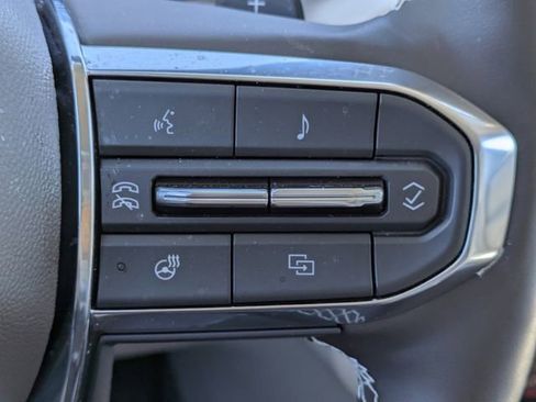 Used 2025 GMC Acadia Denali image 30