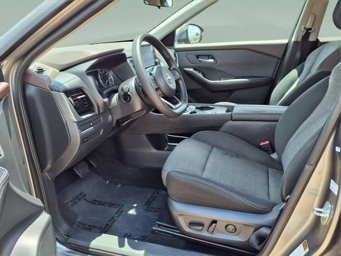 Used 2022 Nissan Rogue SV FWD image 18