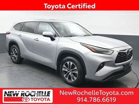 Certified 2024 Toyota Highlander XLE image 1