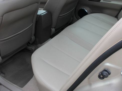 Used 2006 Nissan Altima 3.5 SL image 12