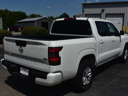 Used 2024 Nissan Frontier SV RWD image 5