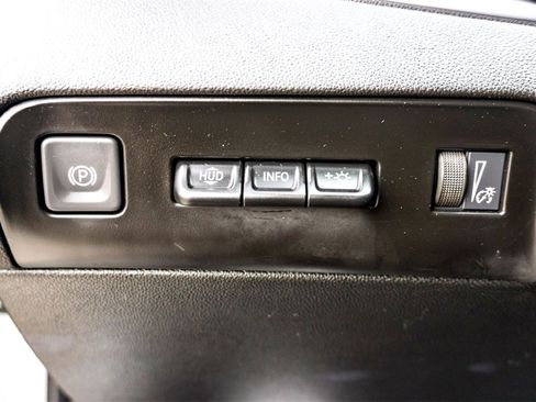 Used 2024 Buick Enclave Premium image 16