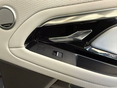 Used 2022 Land Rover Range Rover Evoque R-Dynamic S image 30