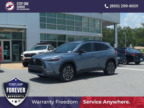 Used 2026 Toyota Corolla Cross XLE AWD/4WD image 2