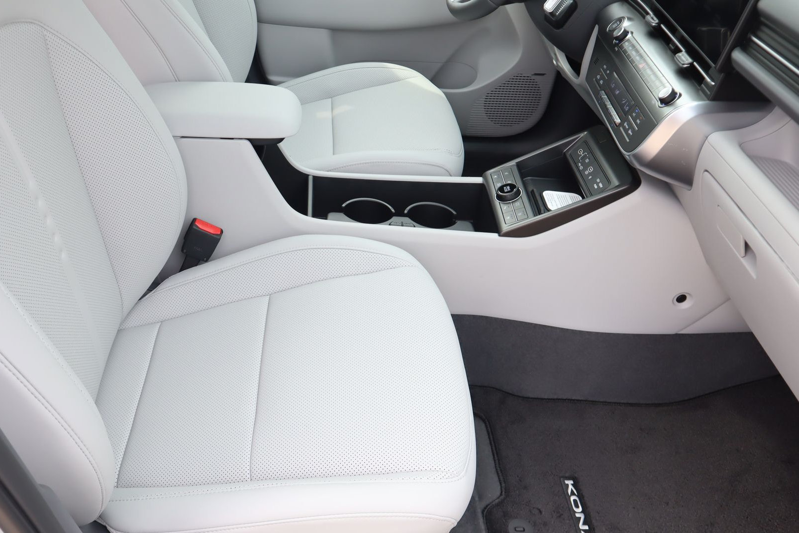New 2027 Hyundai Kona Limited FWD image 19