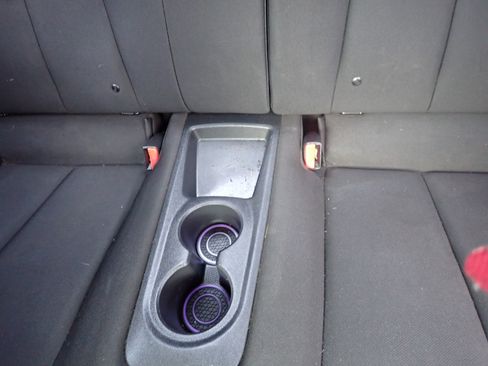 Used 2016 Hyundai Veloster image 29