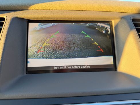 Used 2010 Nissan Murano LE w/ Navigation Pkg image 18