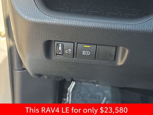 Used 2022 Toyota RAV4 LE image 30