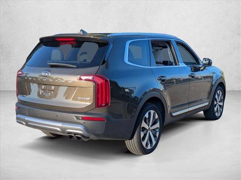 Used 2021 Kia Telluride EX w/ EX Premium Package FWD image 3
