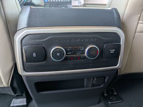 Used 2024 Ford Expedition Max Limited image 18