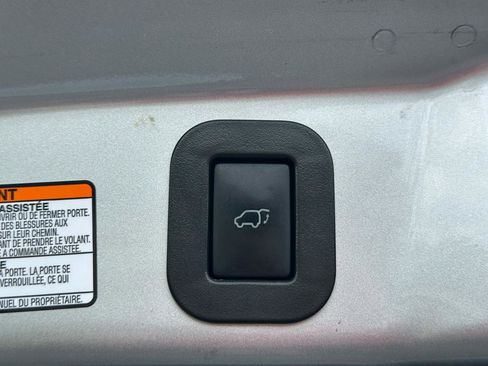 Used 2015 Toyota Venza XLE image 47