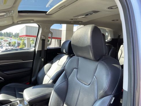 Used 2022 Kia Telluride EX w/ EX Premium Package AWD/4WD image 17