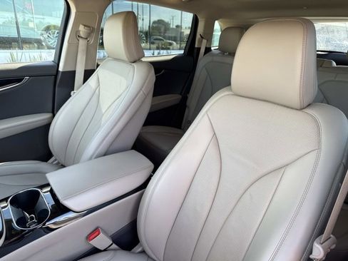 Used 2022 Lincoln Nautilus Reserve image 15