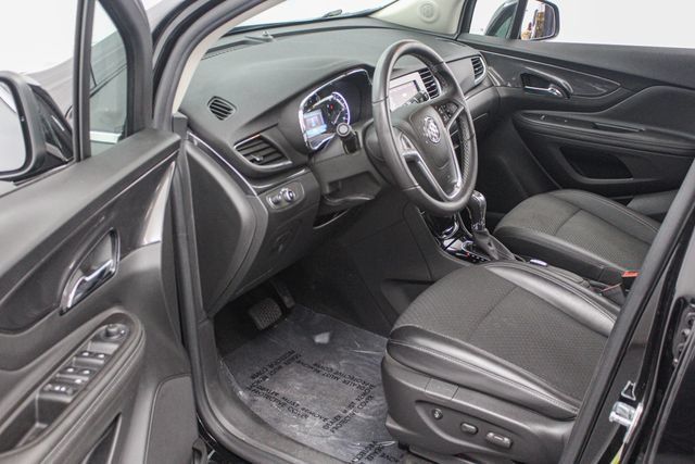 Used 2022 Buick Encore Preferred w/ Safety Package II FWD image 18