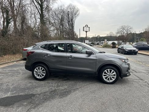 Used 2022 Nissan Rogue Sport SV w/ Technology Package image 5