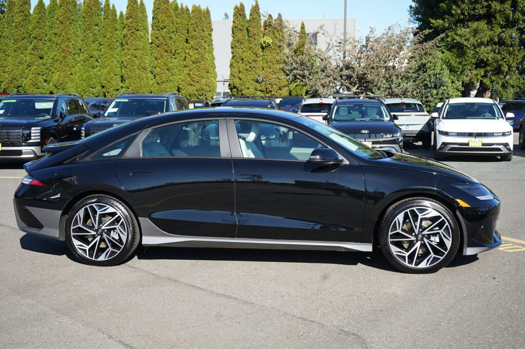 Certified 2025 Hyundai Ioniq 6 SEL RWD image 4