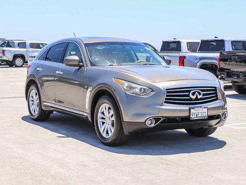 Used 2016 INFINITI QX70 2WD image 3