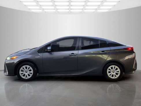 Used 2021 Toyota Prius Prime Limited image 4