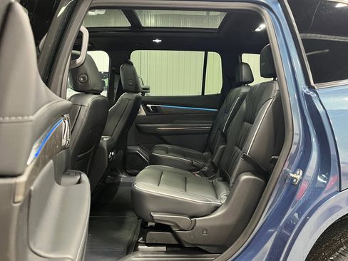 New 2026 Buick Enclave Avenir w/ Super Cruise Package image 11