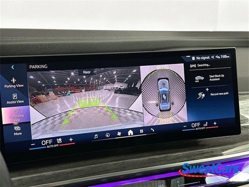 Used 2025 BMW 740i xDrive image 28