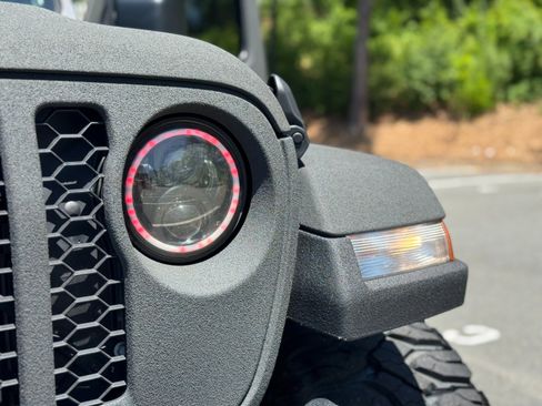 Used 2022 Jeep Gladiator Sport AWD/4WD image 22