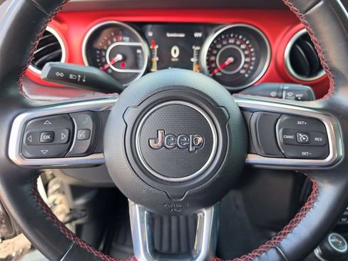 Used 2022 Jeep Gladiator Rubicon w/ LED Lighting Group AWD/4WD image 40