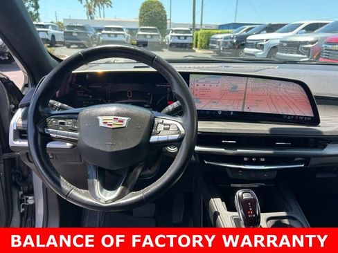 Used 2025 Cadillac XT4 Premium Luxury FWD image 17