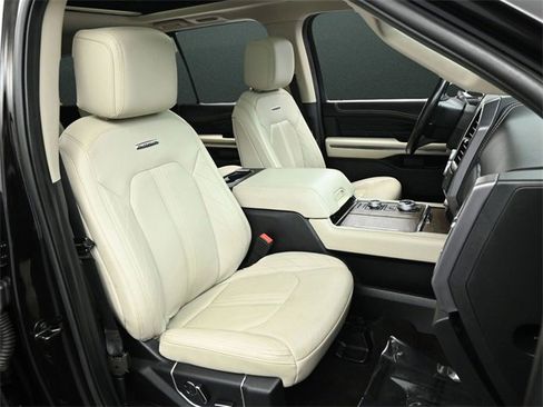 Used 2020 Ford Expedition Platinum image 28