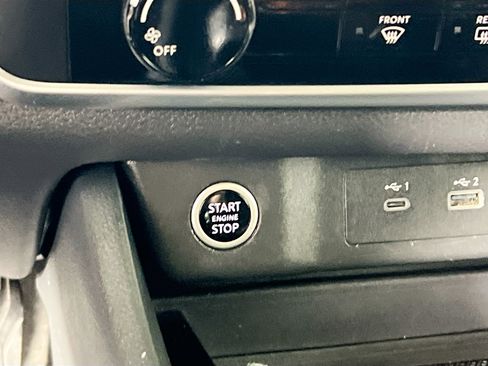 Used 2023 Nissan Rogue S image 24