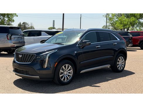 Used 2023 Cadillac XT4 Premium Luxury w/ Technology Package AWD/4WD image 4