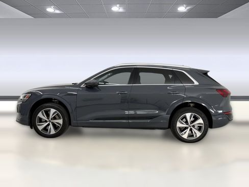 Used 2024 Audi Q8 e-tron Premium Plus w/ Premium Plus Package AWD/4WD image 2