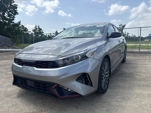 Used 2024 Kia Forte GT-Line w/ GT-Line Premium Package FWD image 4