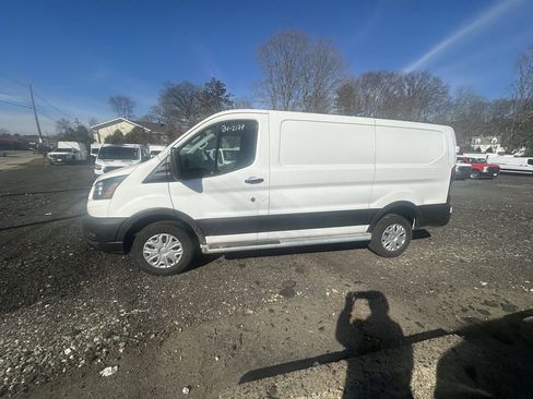Used 2024 Ford Transit 250 Low Roof w/ Exterior Upgrade Package image 4