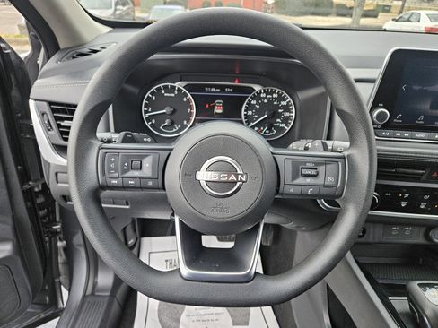 Used 2024 Nissan Rogue S image 25