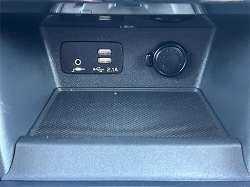 Used 2020 Subaru Forester Premium image 17