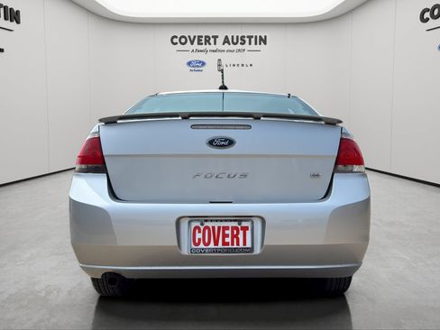 Used 2011 Ford Focus SE w/ 201A Rapid Spec Order Code FWD image 4