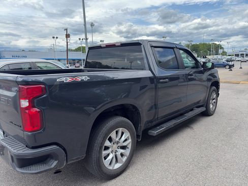 Used 2022 Chevrolet Silverado 1500 Custom w/ LPO, Dark Essentials Package AWD/4WD image 3