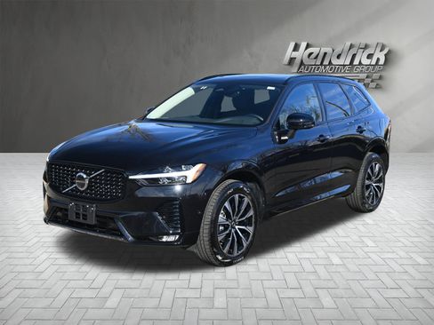 Used 2025 Volvo XC60 B5 Plus w/ Climate Package image 6
