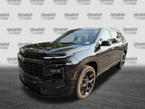 Used 2025 Chevrolet Traverse RS FWD image 5