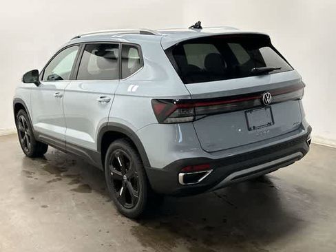 New 2026 Volkswagen Taos SEL image 30