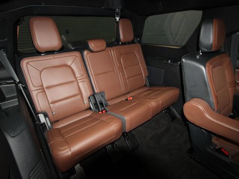 Used 2024 Lincoln Navigator Reserve AWD/4WD image 33