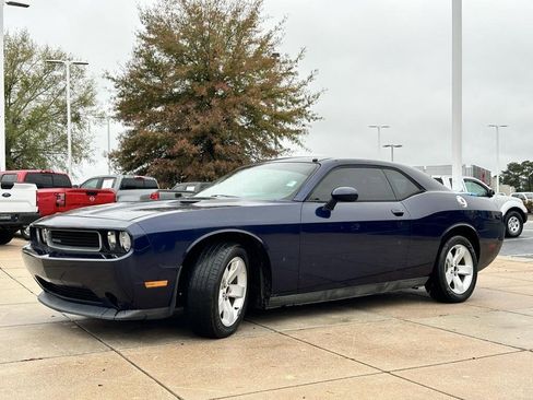 Used 2013 Dodge Challenger SXT image 21